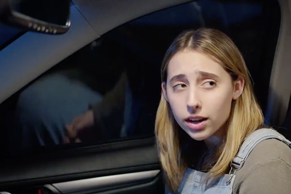 girl passenger talking to the driver